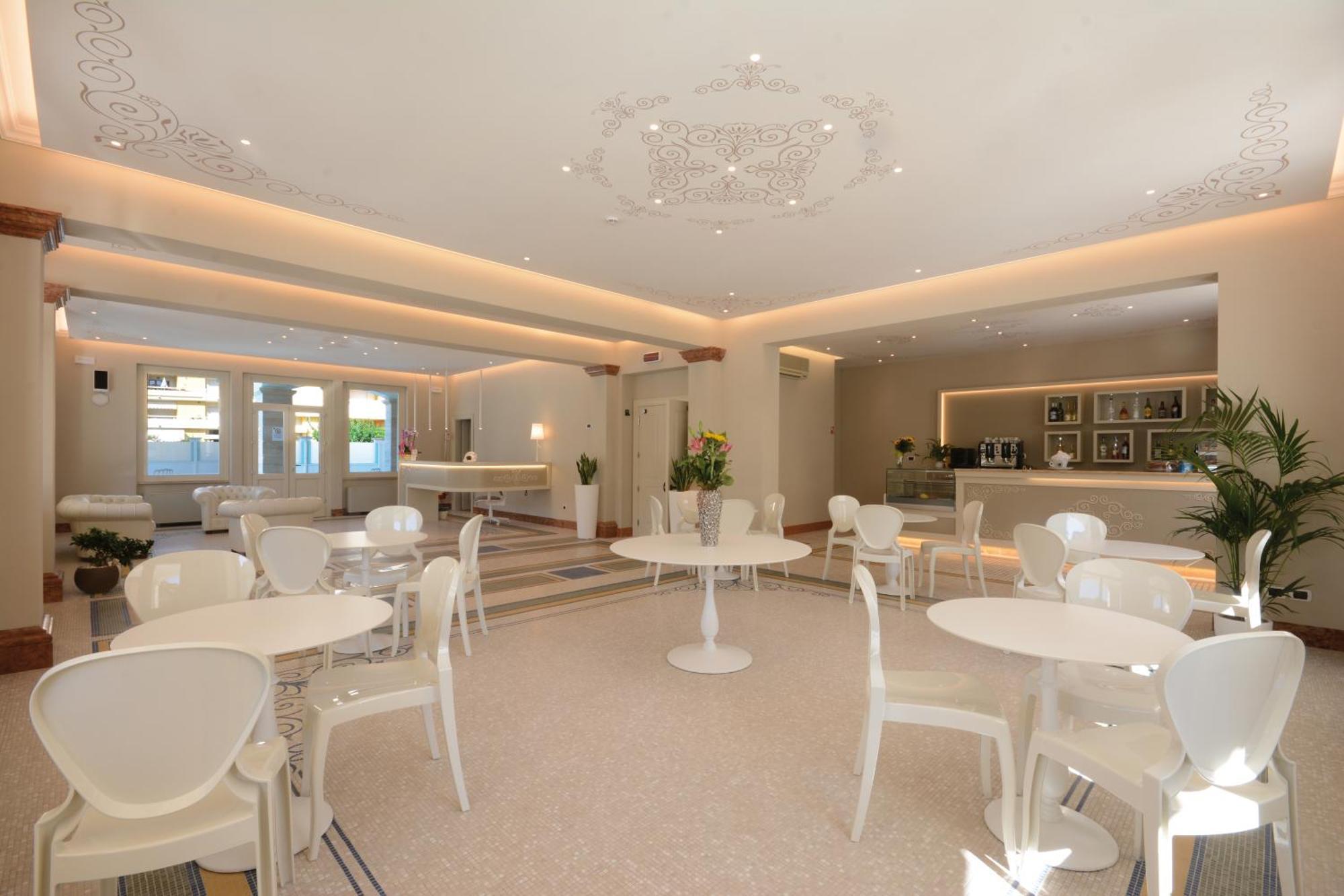 Residence Hotel Alba Palace Альба-Адріатіка Екстер'єр фото